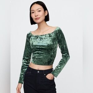 NWOT Gap velour crop top - size S